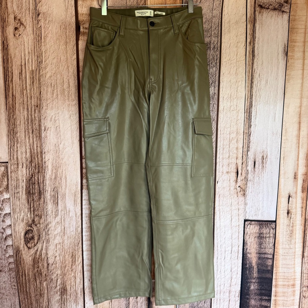 Abercrombie & Fitch '90s Relaxed Vegan Leather Jeans Faux Cargo Brown 30 NWT